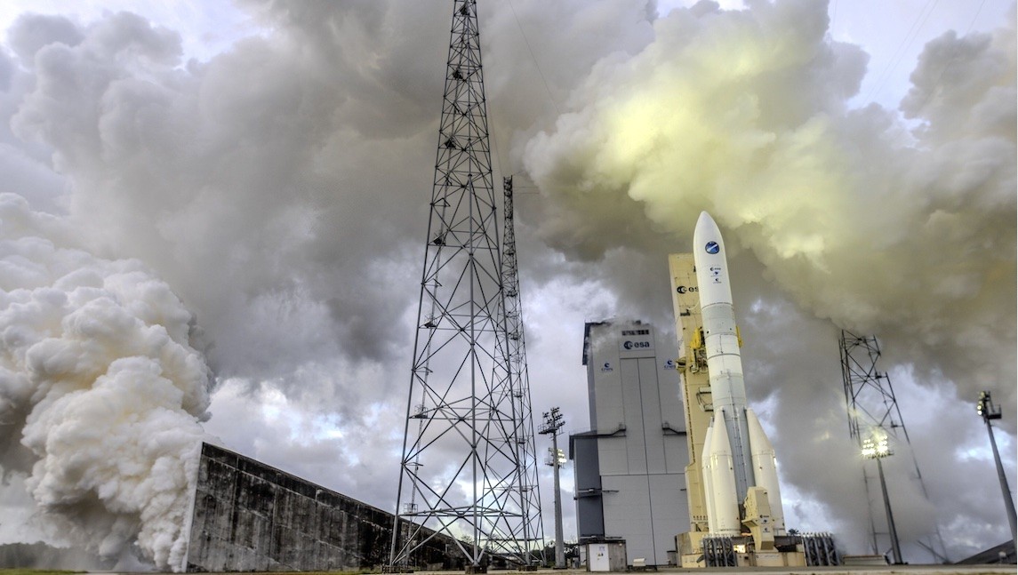 Test des leistungsstarken Triebwerks Vulcain 2.1 für die Ariane-6-Rakete, 23. November 2023 (© ESA - M. Pedoussaut)