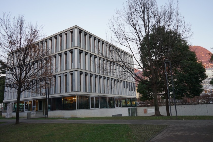 La palazzina che ospita la Facoltà di teologia, in via Buffi a Lugano (foto di Alberto Celesti)