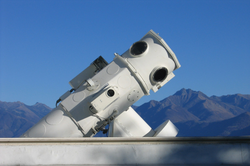 Un’attrezzatura per lo studio del magnetismo solare attraverso la spettropolarimetria (© foto IRSOL)  